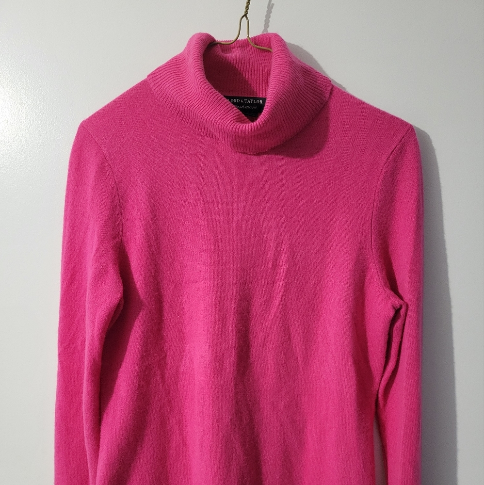 Lord & Taylor 100% Cashmere Turtleneck
